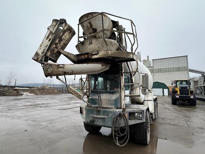 Used 2007 PHOENIX Front Discharge Mixer