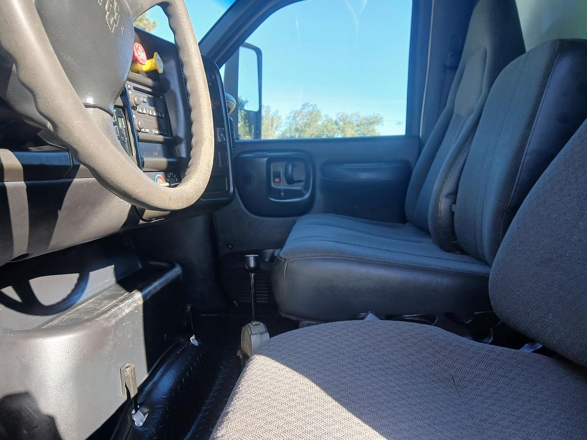 Used 2004 CHEVROLET C7500