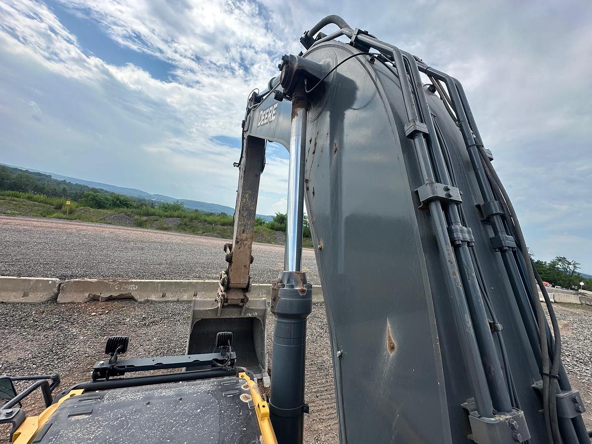 Used 2023 DEERE 670P