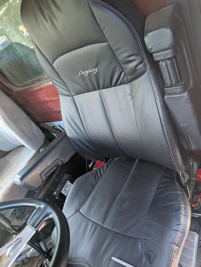 Used 1995 PETERBILT 330