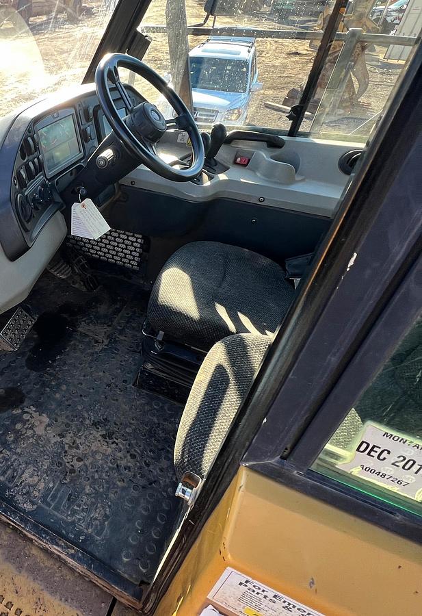 Used 2011 CATERPILLAR 740B Ej