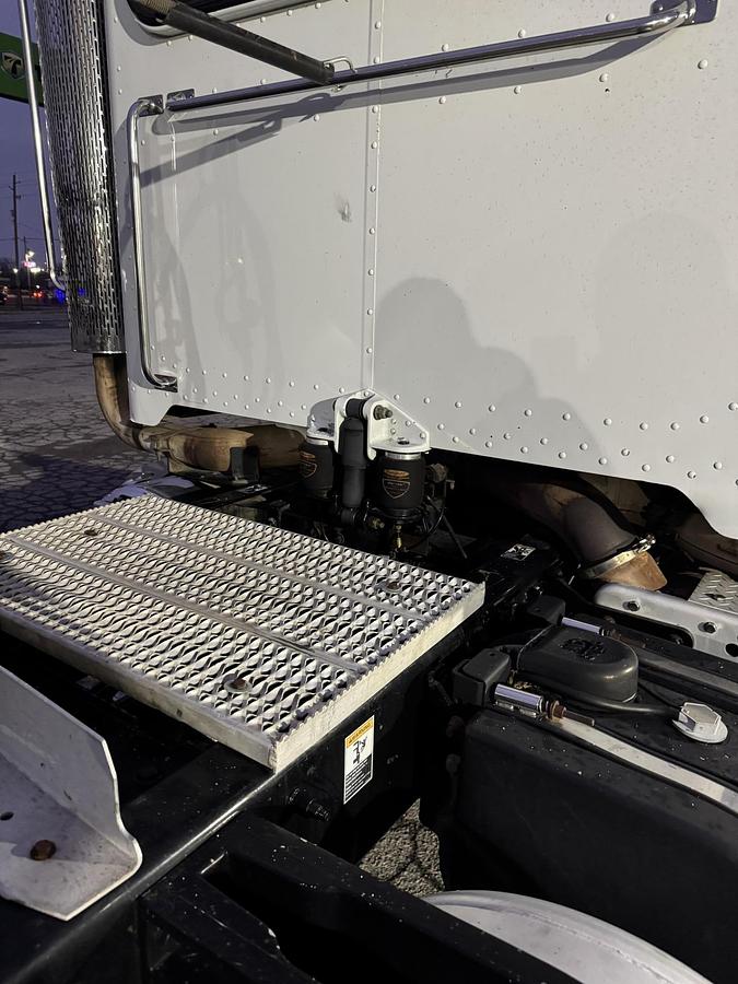 Used 2013 PETERBILT 388