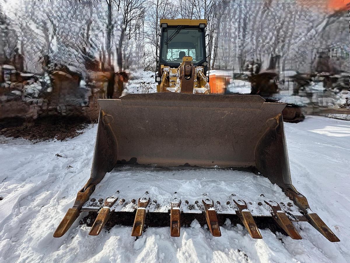 Used 2005 CATERPILLAR 963C