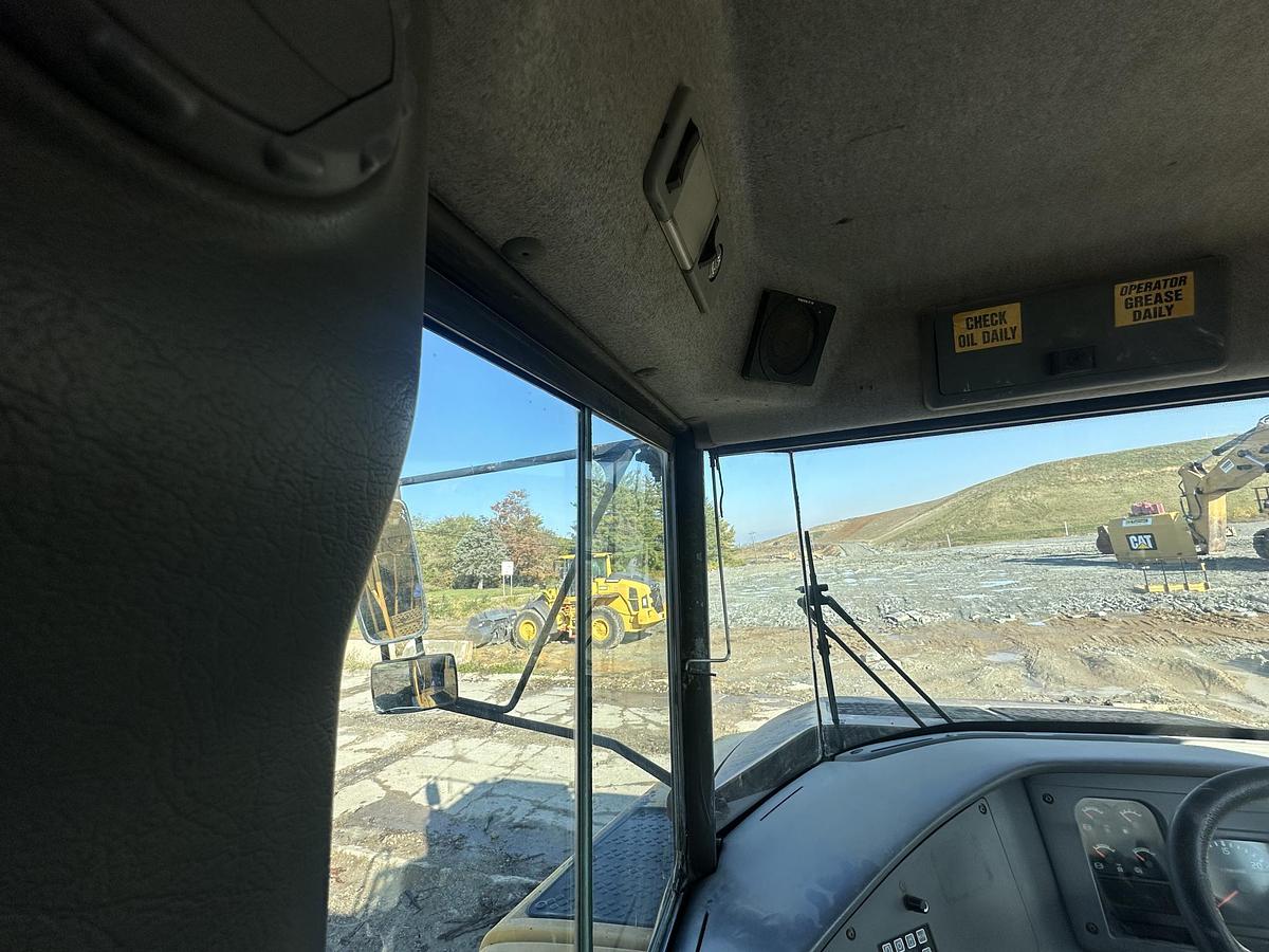 Used 2002 VOLVO A40D