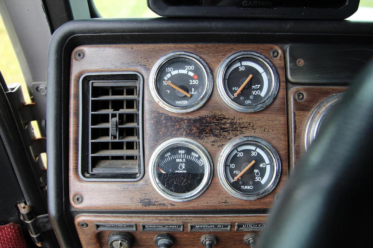 Used 1995 FREIGHTLINER 120