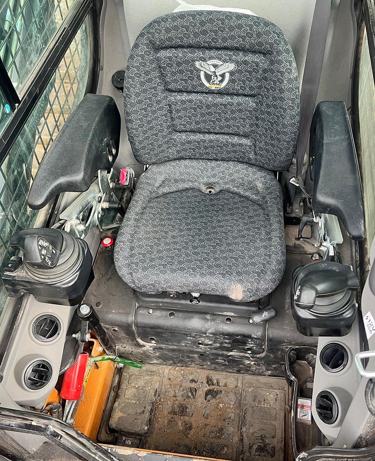 Used 2023 CASE dl550