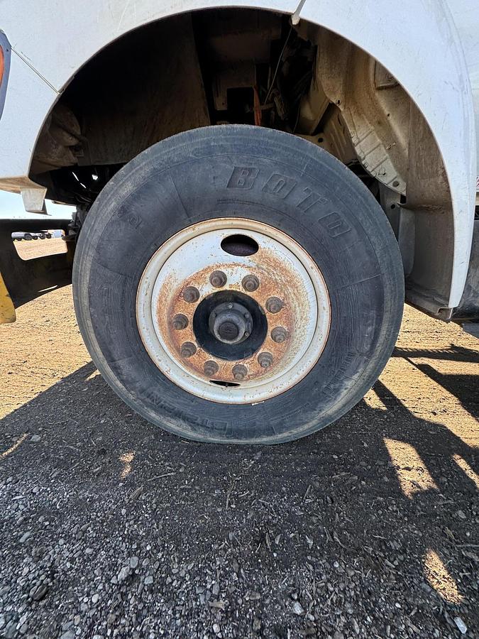 Used 2010 FORD F750 Bucket Truck