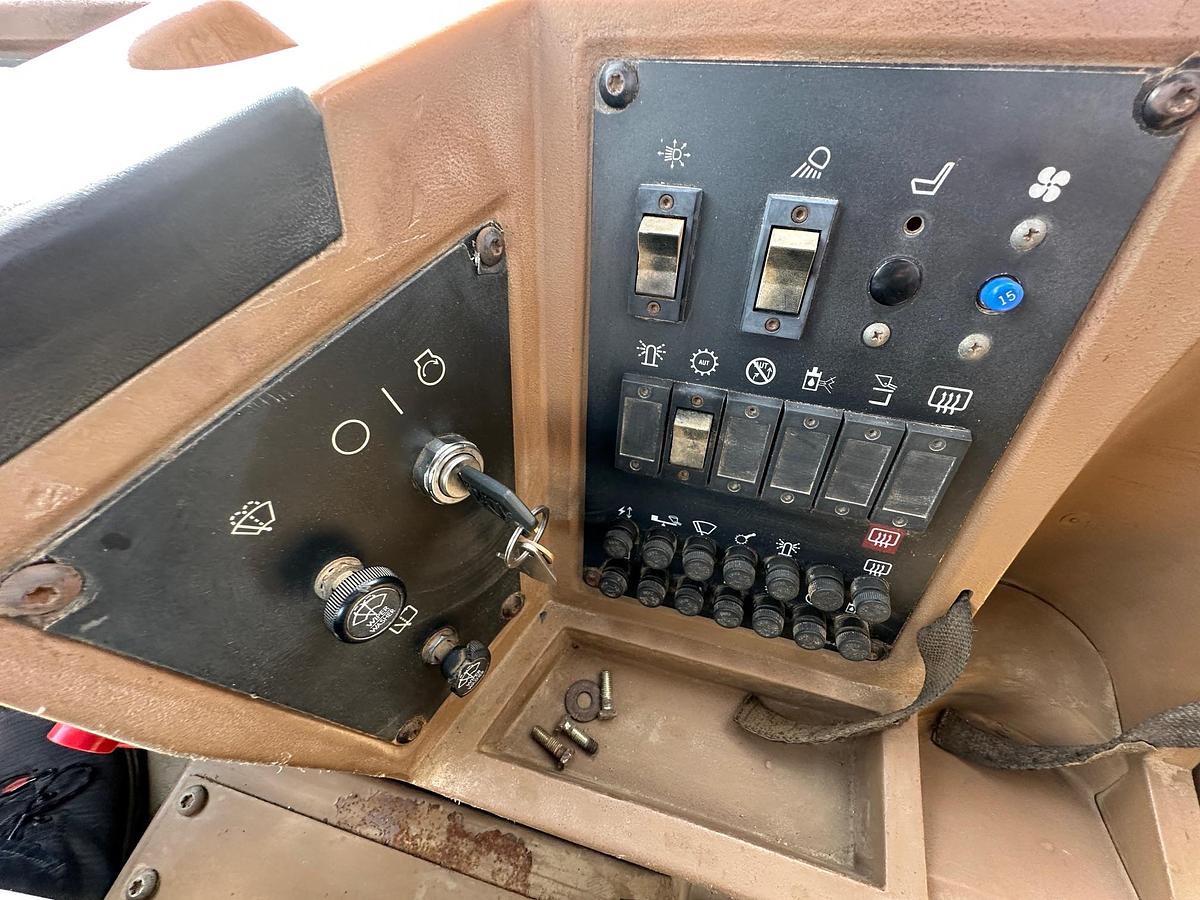 Used 1994 CATERPILLAR 938F