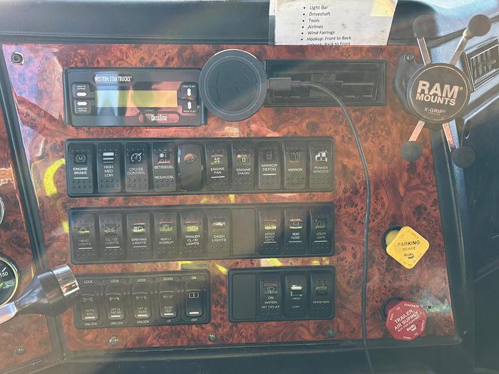 Used 2008 WESTERN STAR 4900