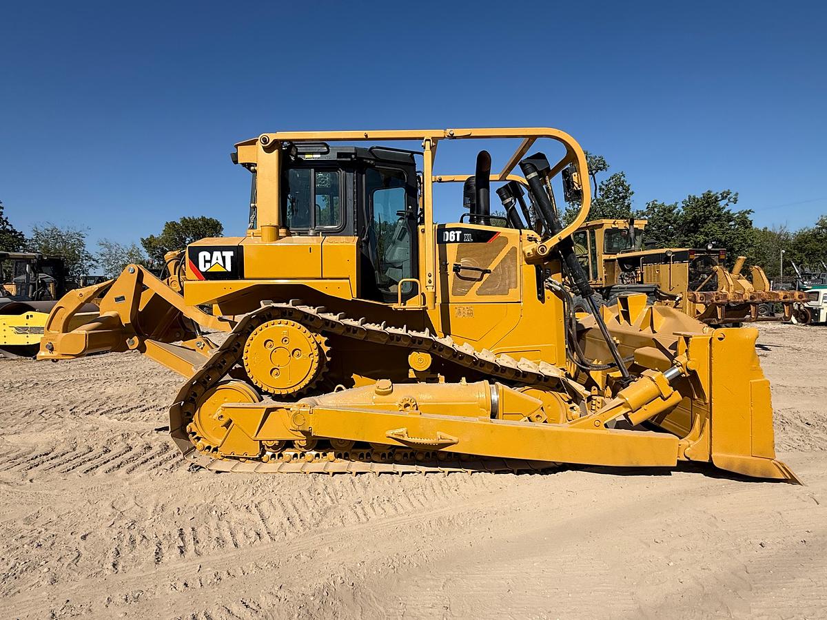 Used 2014 CATERPILLAR D6T XL