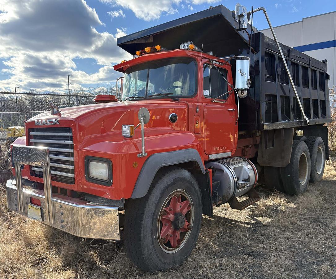 Used 1993 MACK RD6888SX