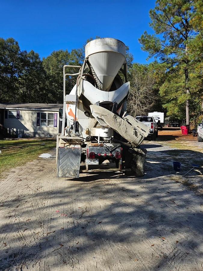 Used 2004 INTERNATIONAL 4200 Mini Mixer