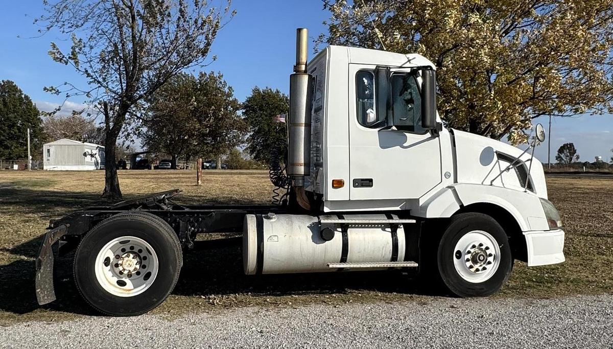 Used 2007 VOLVO VNL42T
