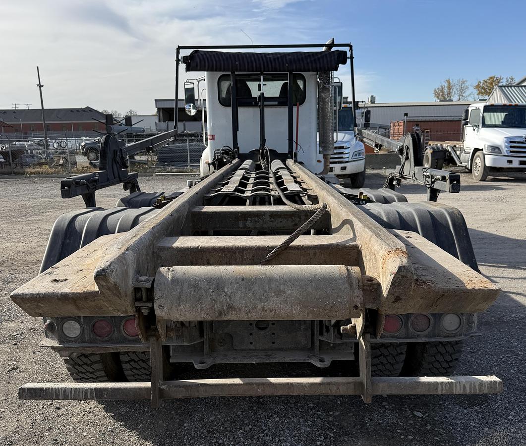 Used 2016 PETERBILT 348