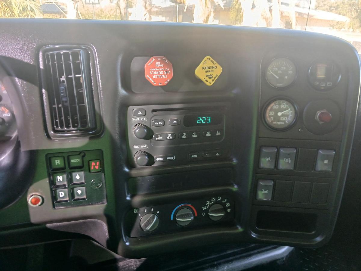 Used 2004 CHEVROLET C7500