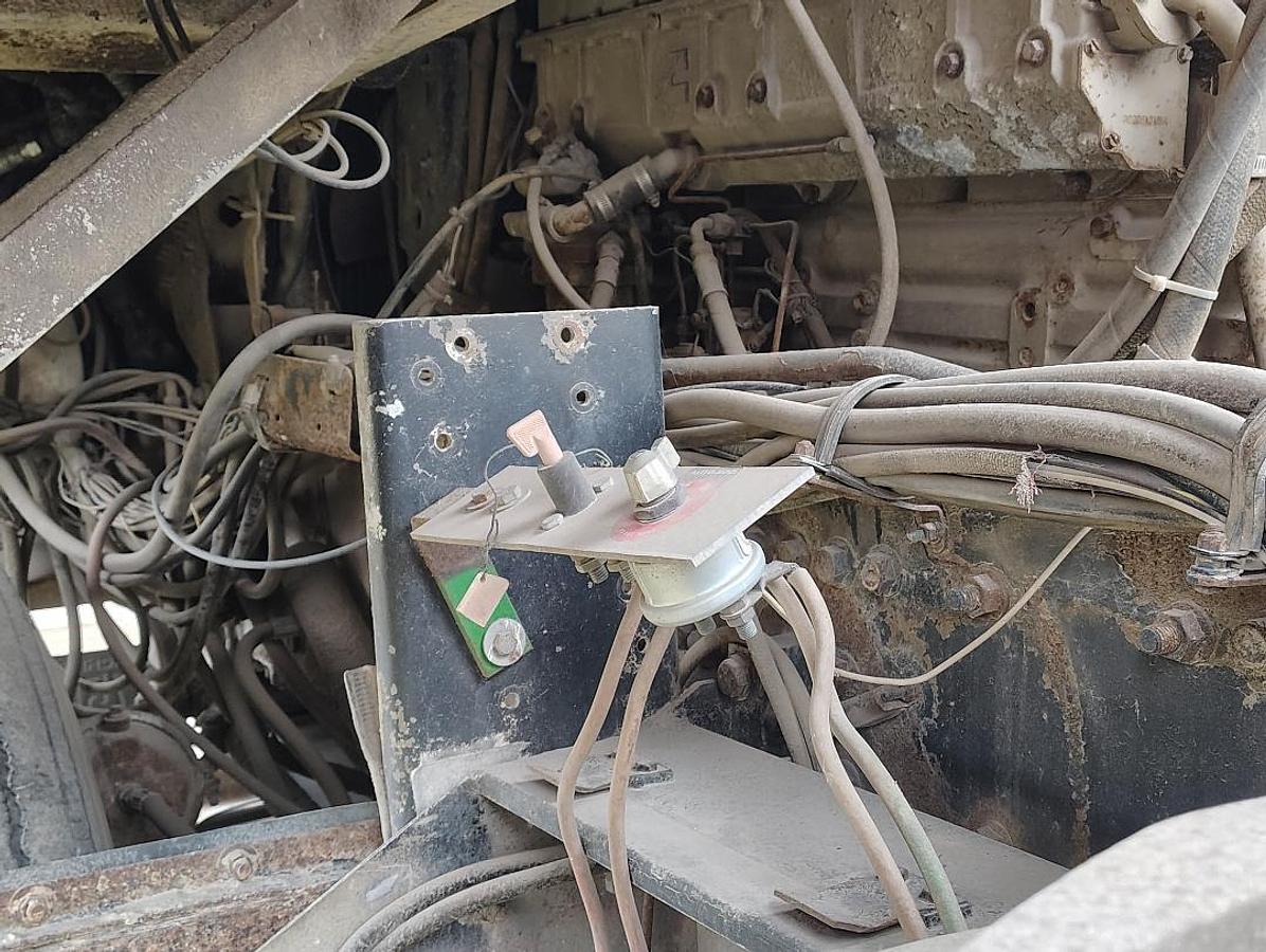 Used 1981 PETERBILT Cabover