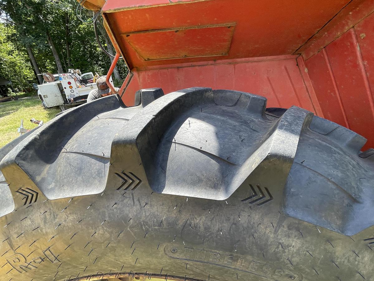 Used 1975 MASSEY FERGUSON MF 2745