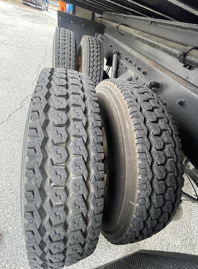 Used 2008 PETERBILT 365 Crane