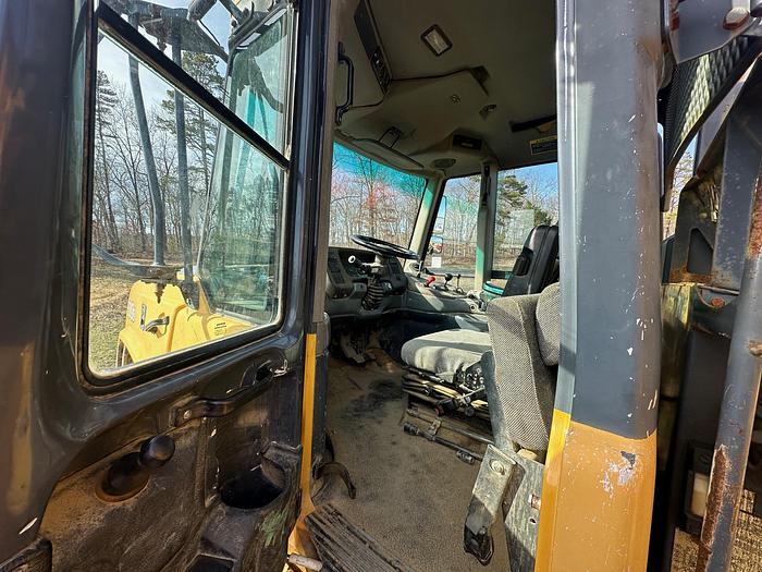 Used 2006 DEERE 300D