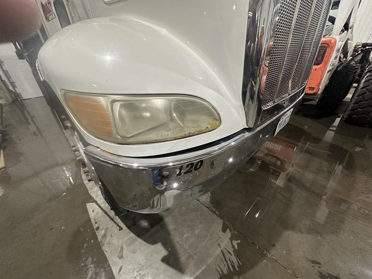 Used 2005 PETERBILT 335