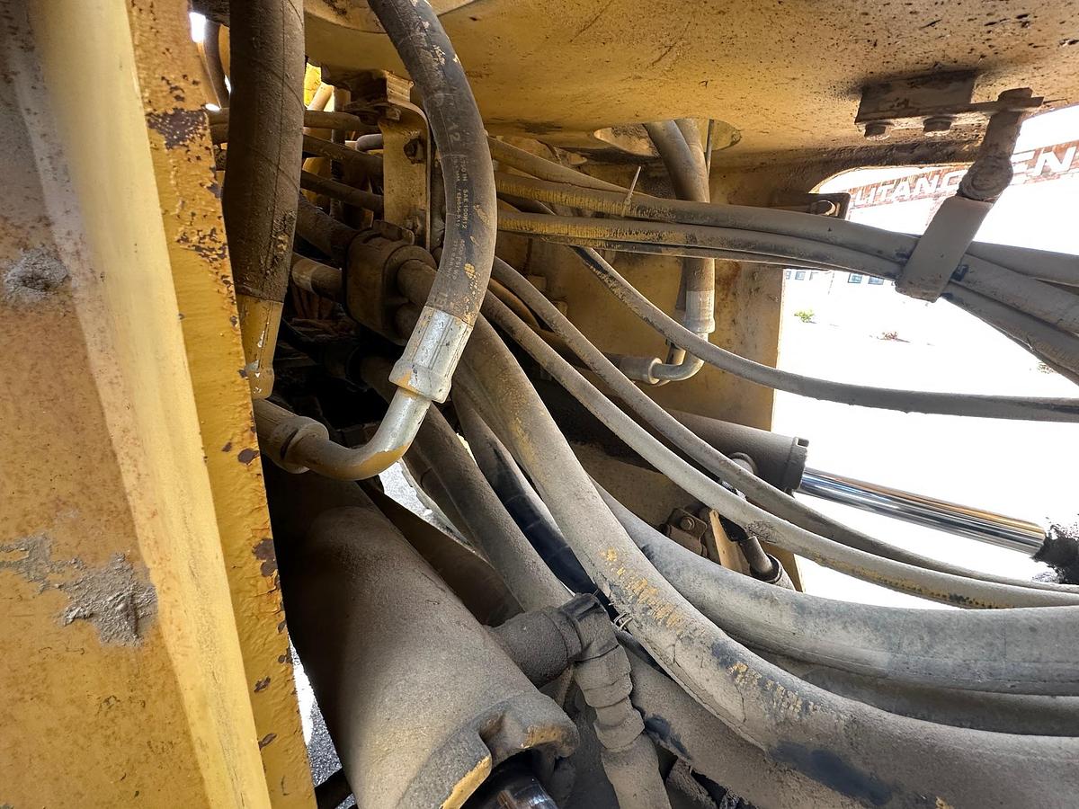 Used 1994 CATERPILLAR 938F