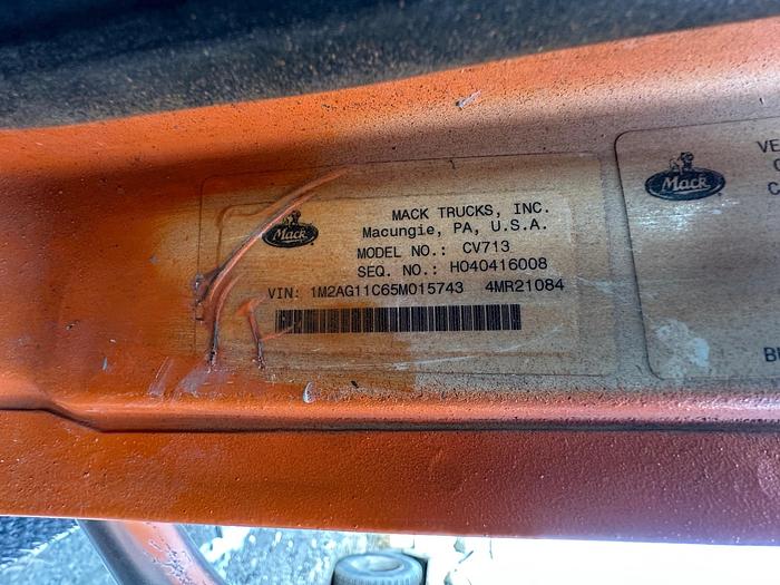 Used 2005 MACK CV713