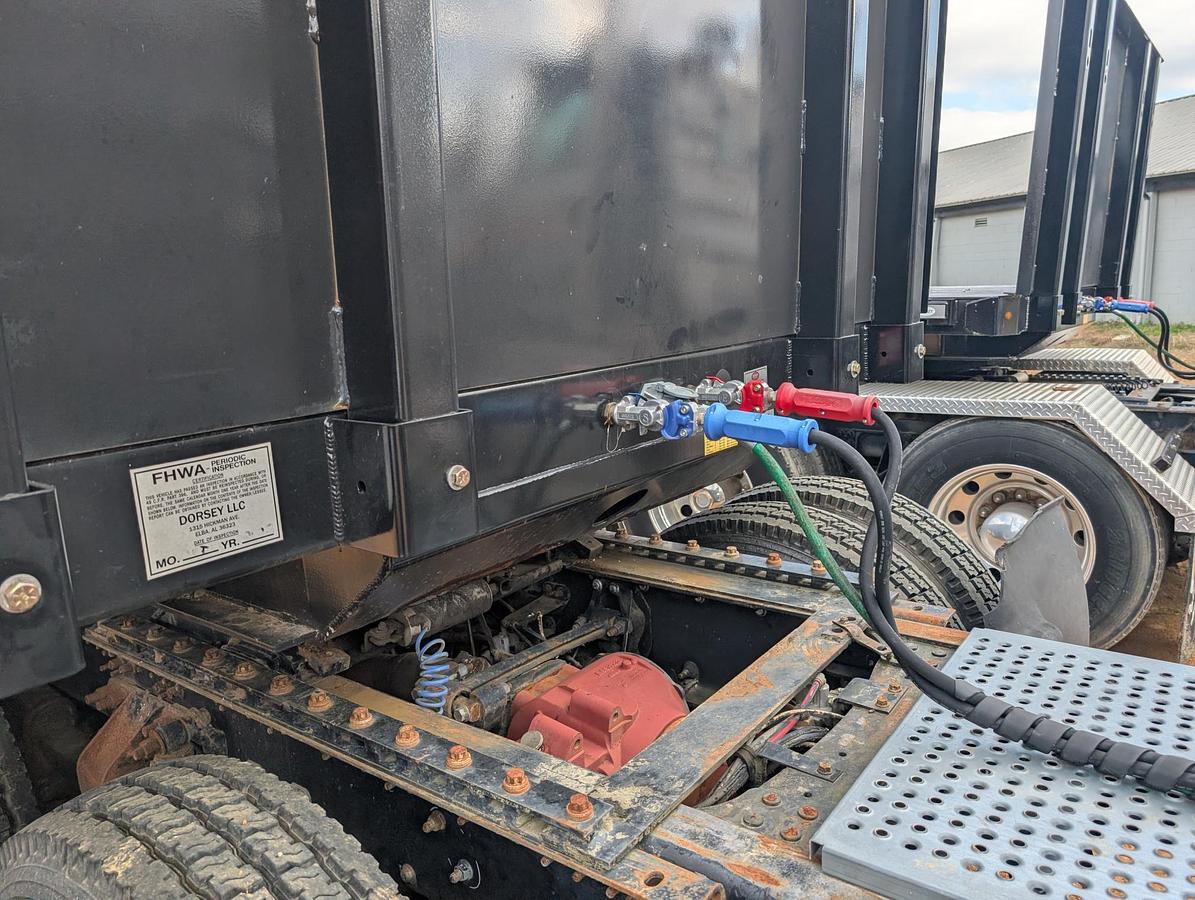 Used 2013 MACK CHU613