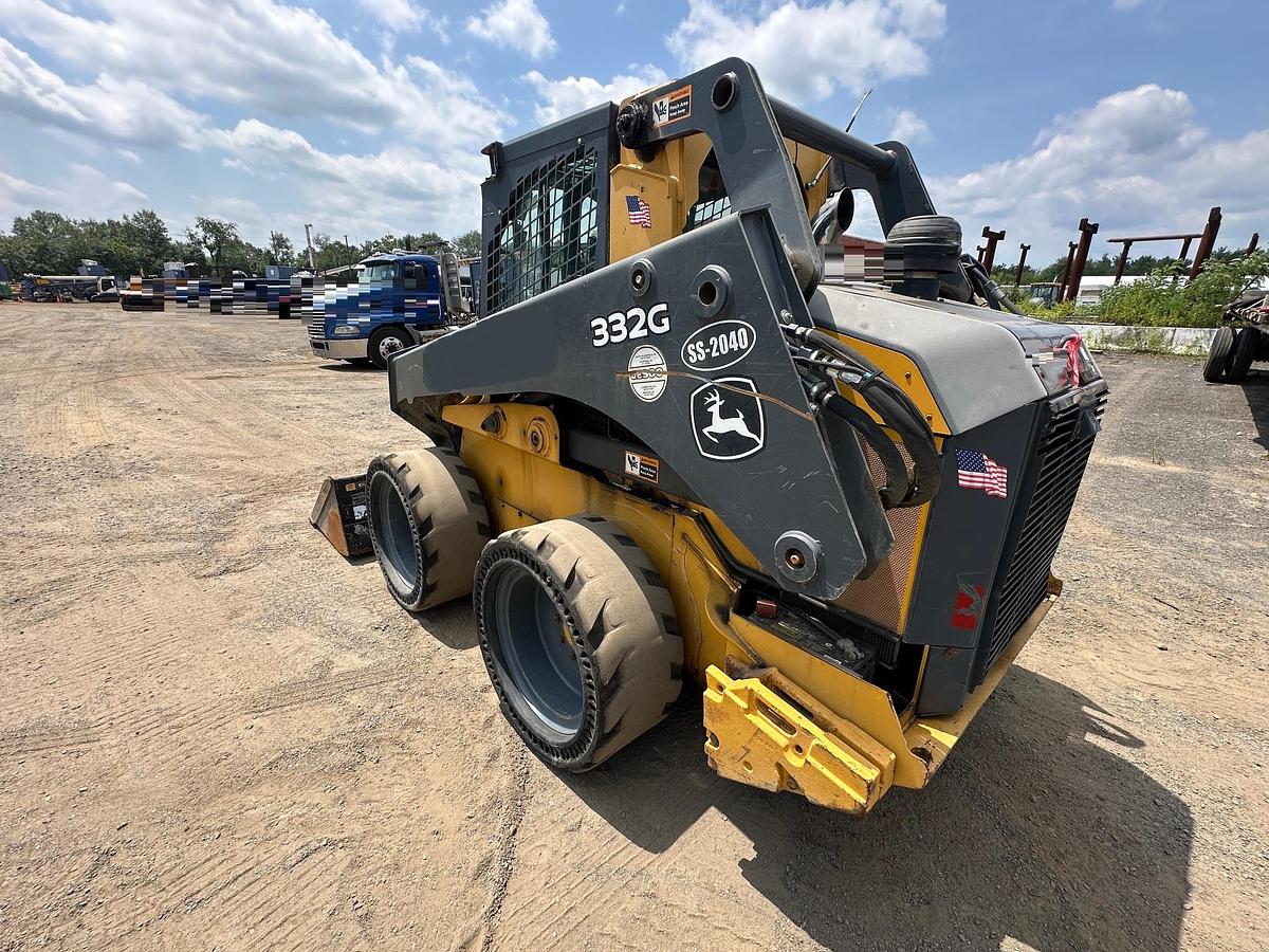 Used 2017 DEERE 332G