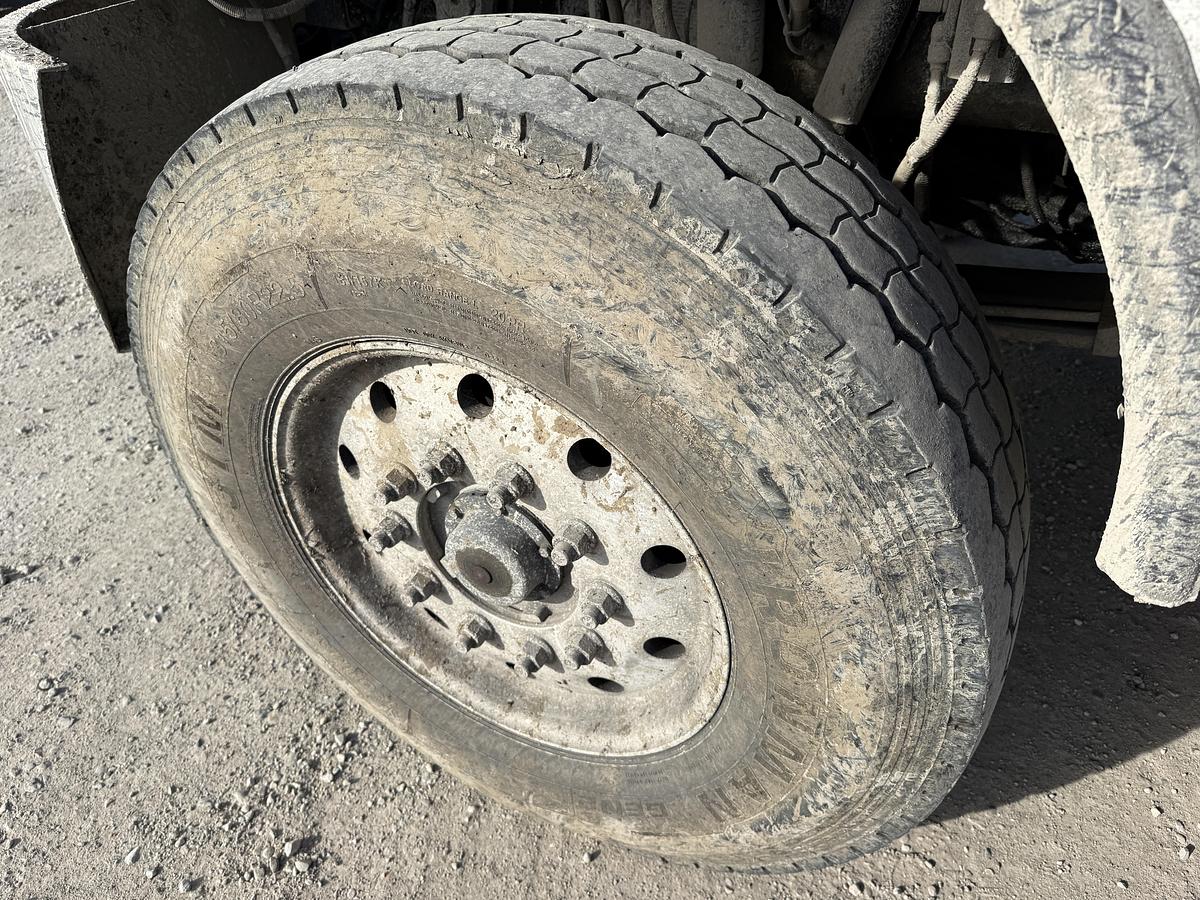 Used 2016 PETERBILT 348