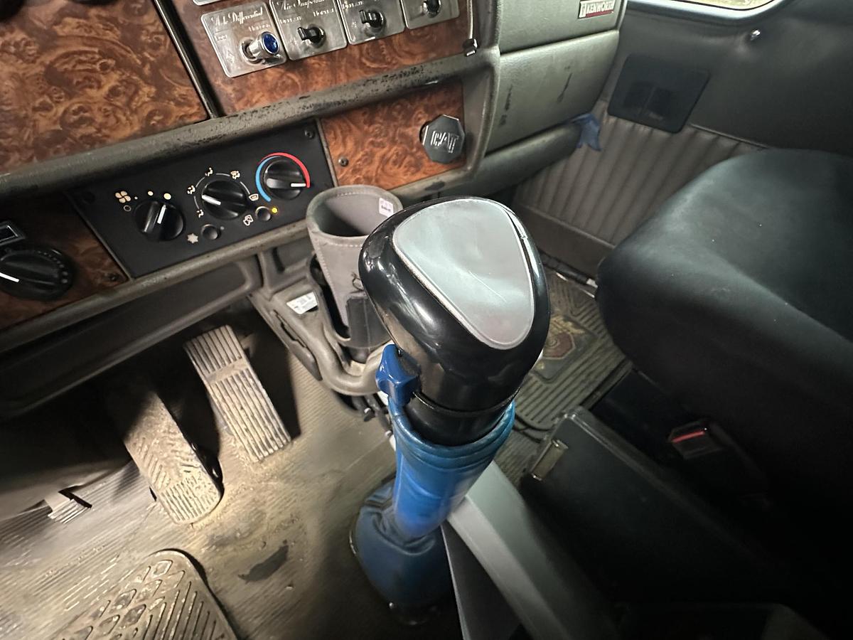 Used 2002 KENWORTH T800