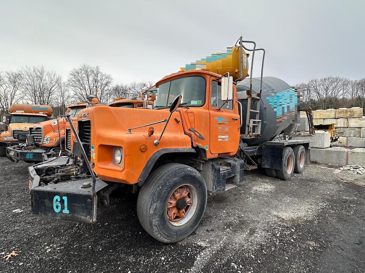 Used 2001 MACK DM690S