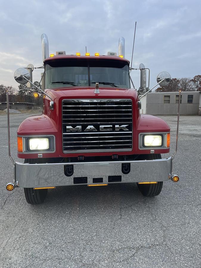 Used 2001 MACK CHU613