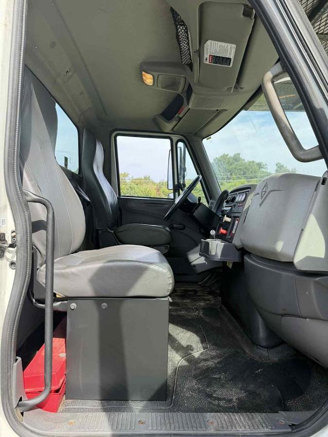 Used 2011 INTERNATIONAL 4300 Chipper Dump