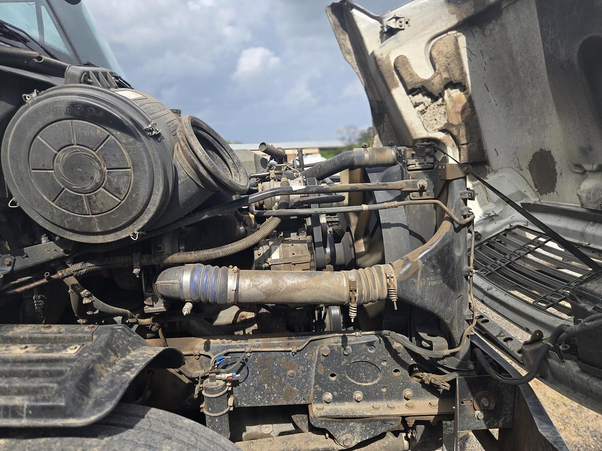 Used 2005 FREIGHTLINER Columbia