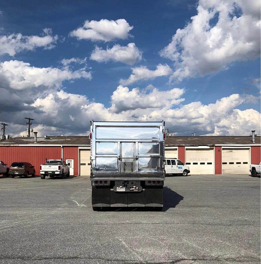 Used 2018 PETERBILT 389 L