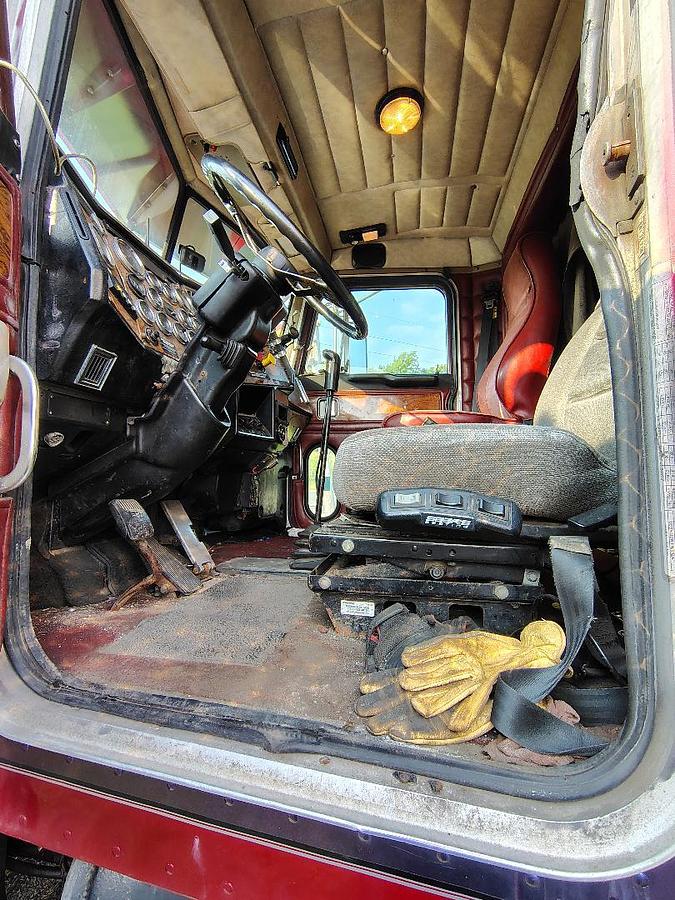 Used 2000 PETERBILT 379