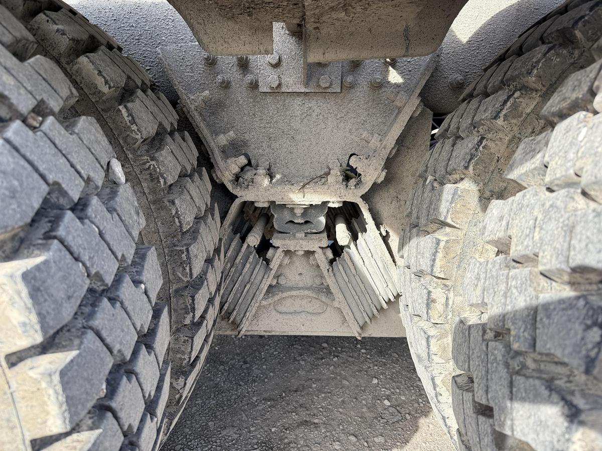 Used 2016 PETERBILT 348