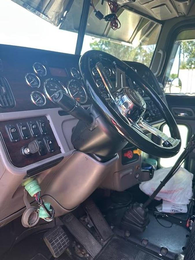 Used 2020 PETERBILT 389
