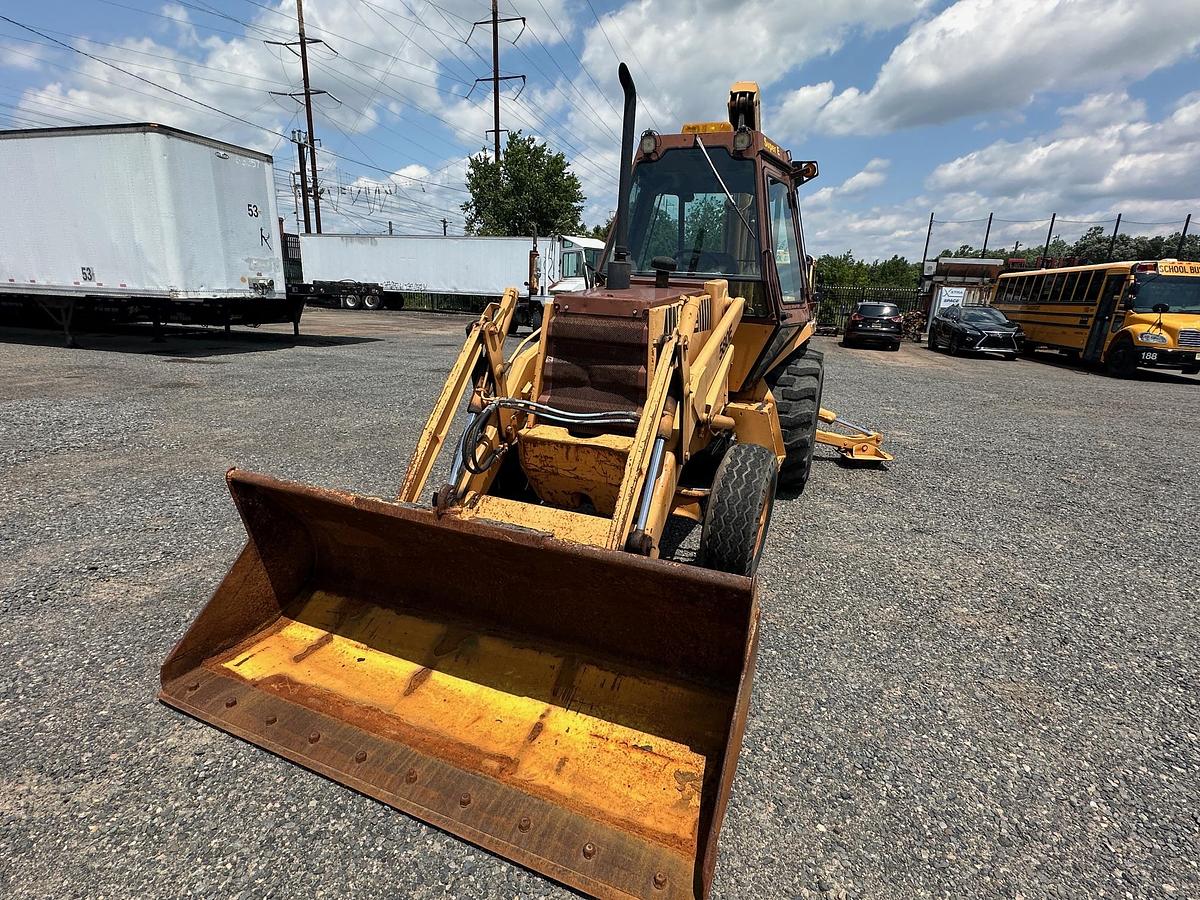 Used 1986 CASE 580E