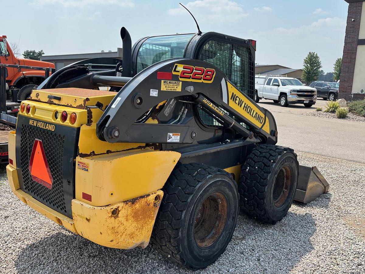 Used 2018 NEW HOLLAND L228