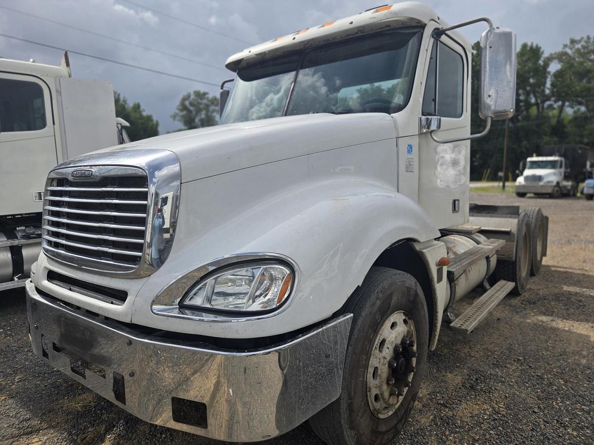 Used 2005 FREIGHTLINER Columbia