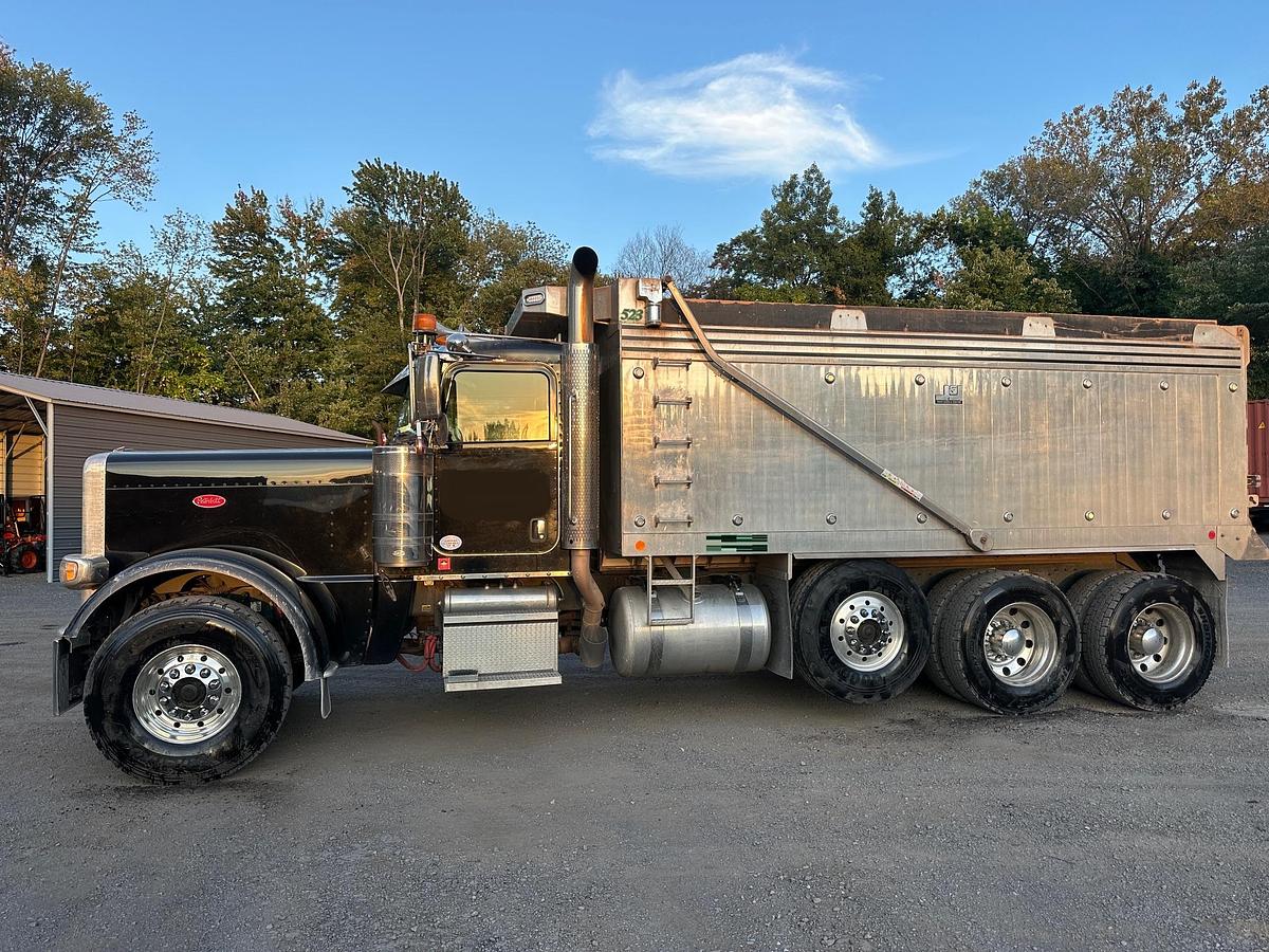 Used 2019 PETERBILT 389L