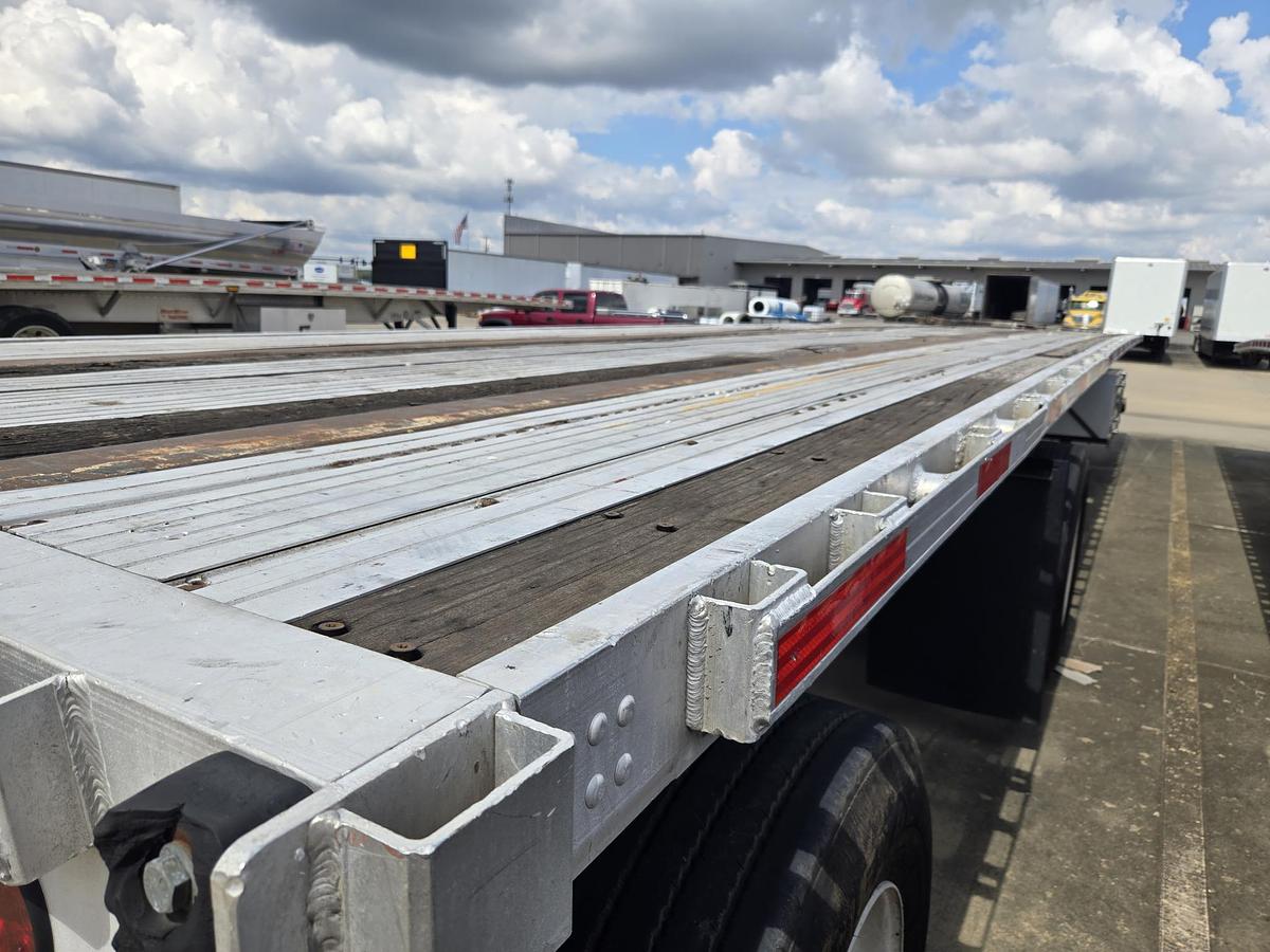 Used 1999 UTILITY 48 x 102