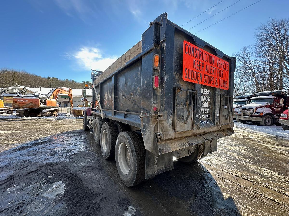 Used 2005 MACK CV713