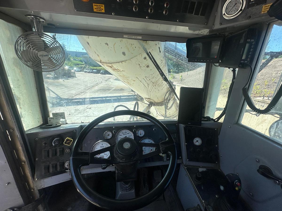 Used 2007 PHOENIX Front Discharge Mixer