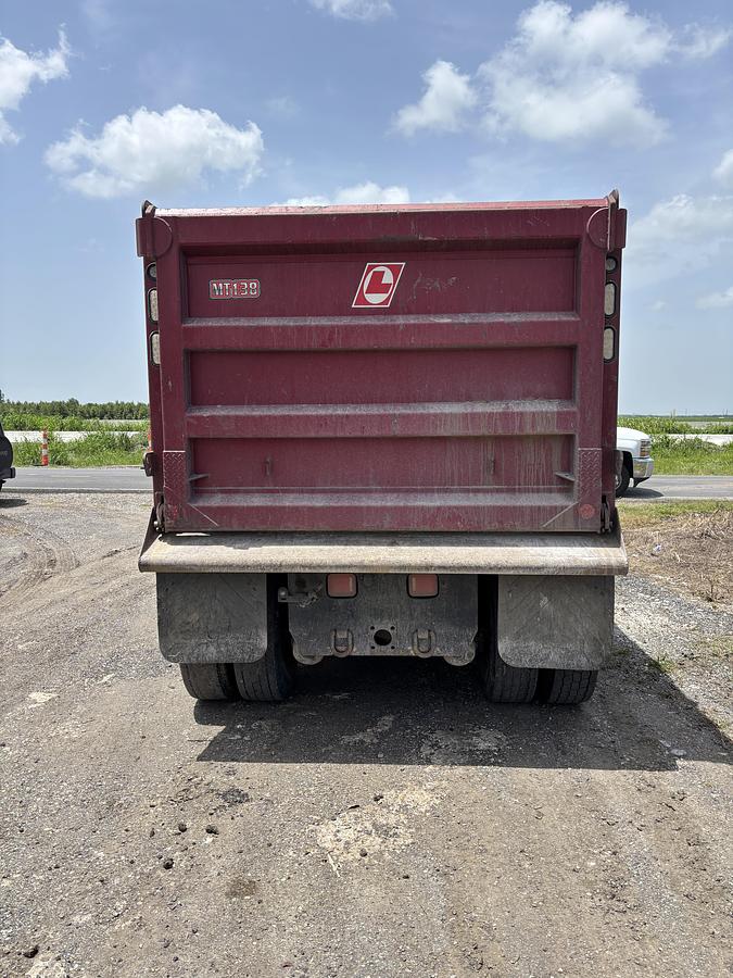Used 2021 MACK Granite 64FR