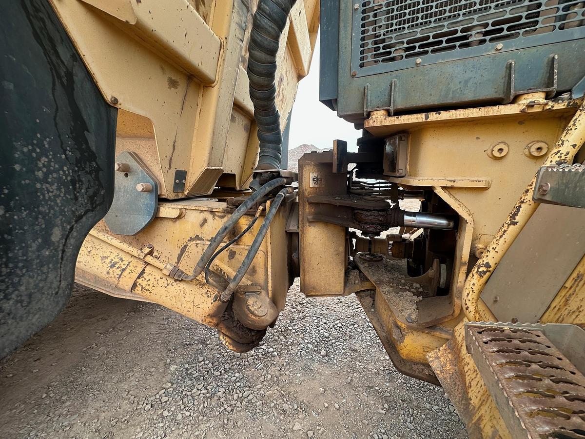 Used 2003 DEERE 400D