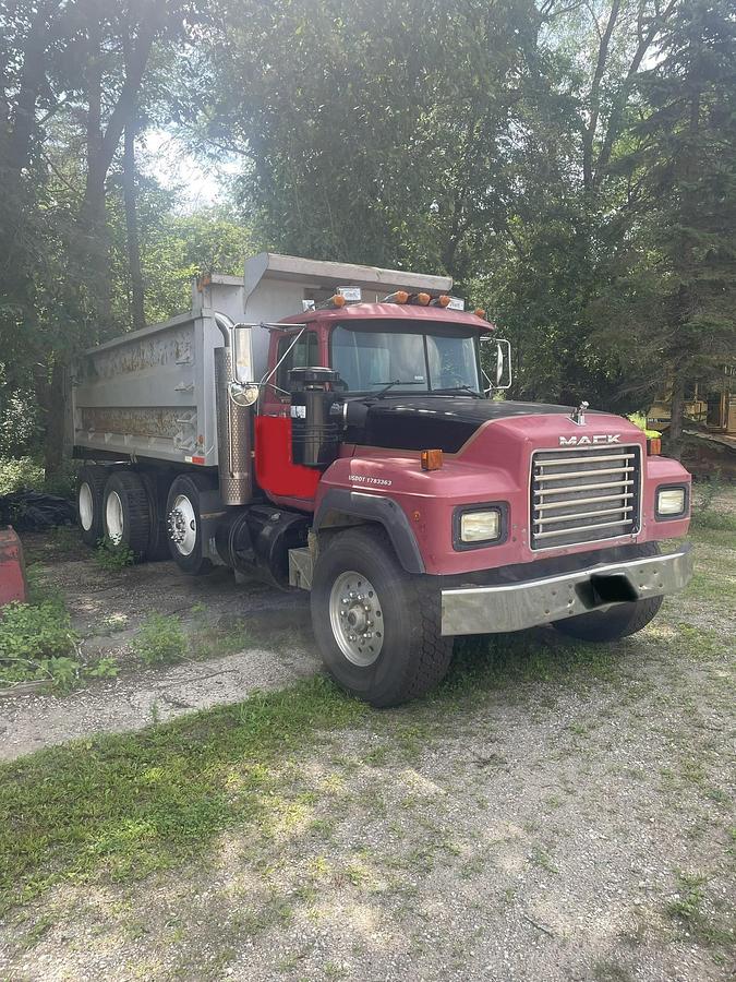 Used 1995 MACK RD688S