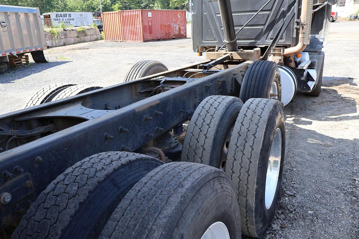 Used 2009 MACK Granite GU713