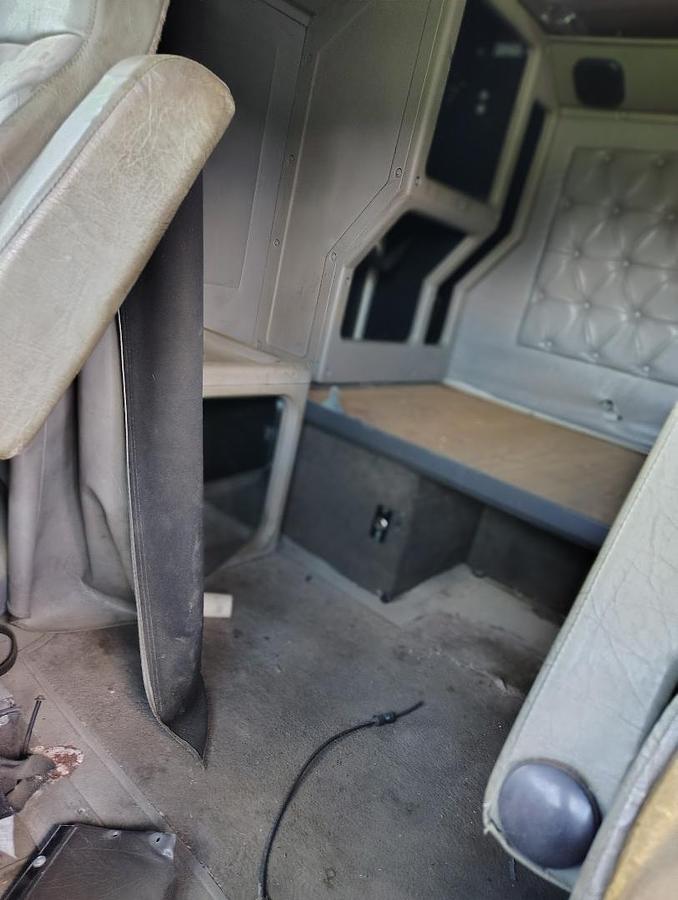 Used 2000 INTERNATIONAL 9900 Eagle